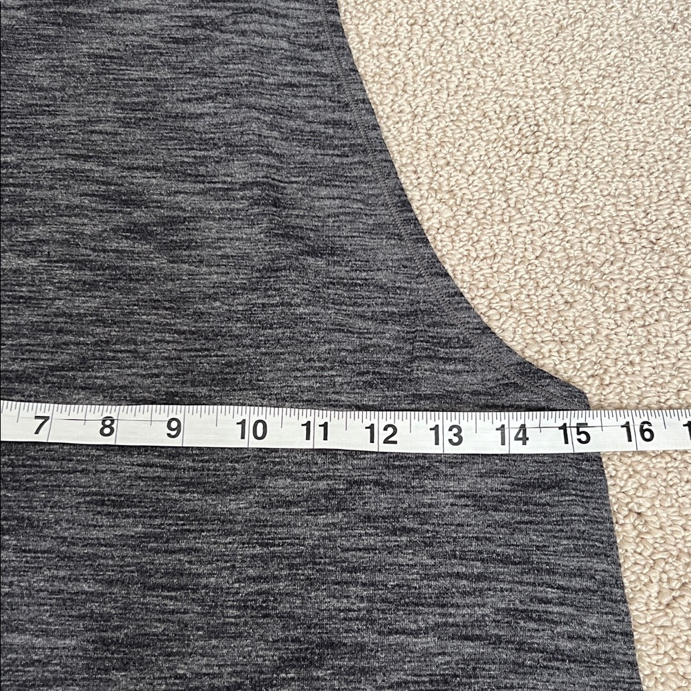 Lululemon Muscle Tank - Picture 4 of 5
